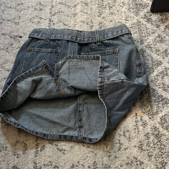 831 denim skirt with matching belt no size but fits xs/s - Picture 4 of 4